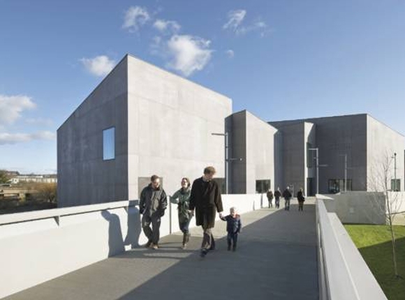 The Arts Council Collection : Curating the Classroom